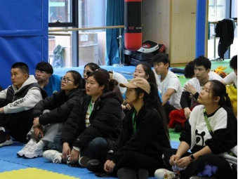 业余篮球爱好者如何借助智能反馈提高比赛表现_0